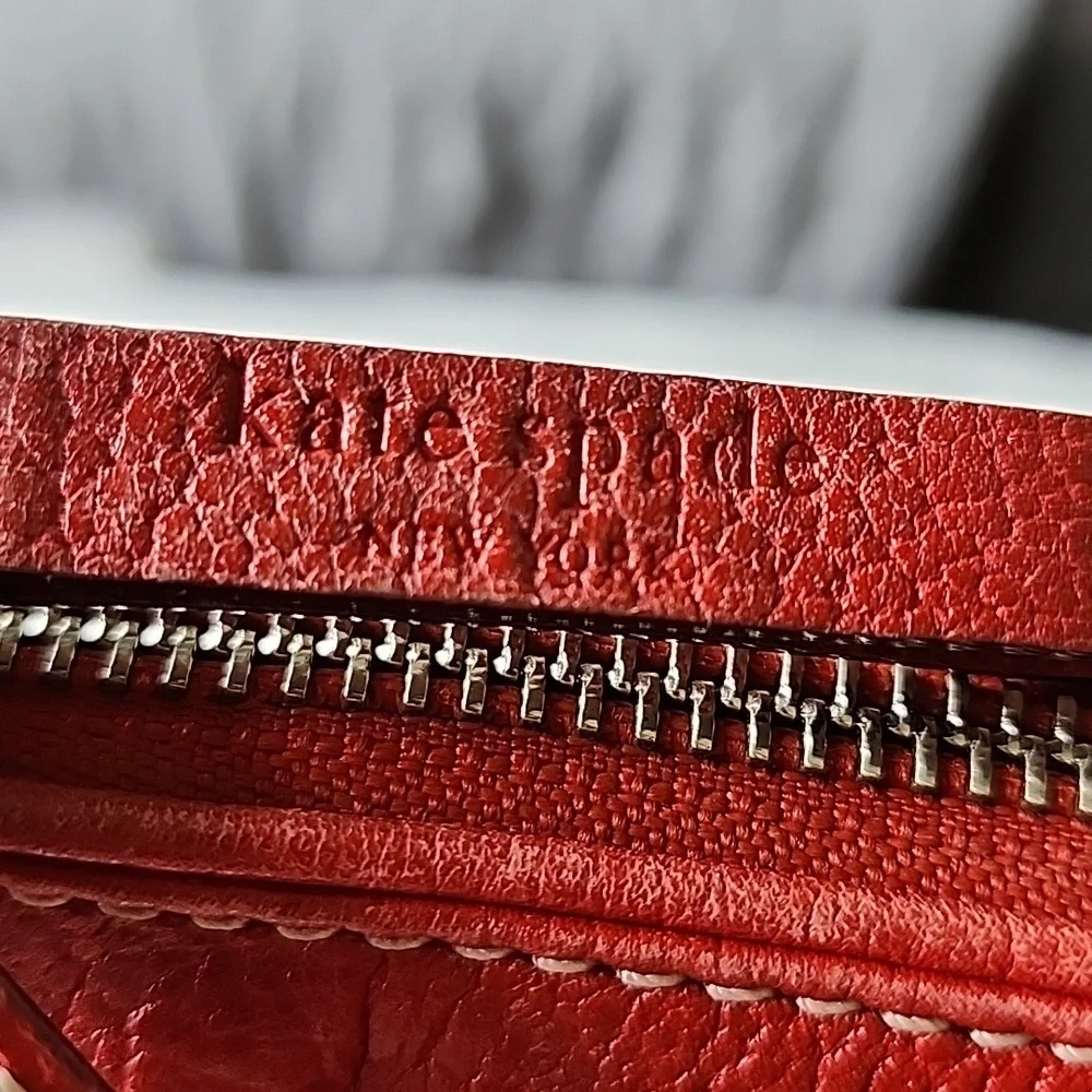 Used‎ tomatoes red shoulder bag